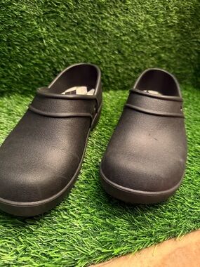 Crocs women’s NERIA pro ll light ride slip resistant black work clogs new size 8